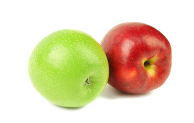 Green and red apples close up.