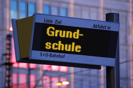 Anzeigetafel 1 - Grundschule