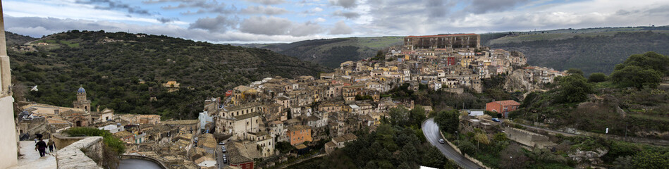 Fototapeta na wymiar wide panorama of medieval town of Ragusa