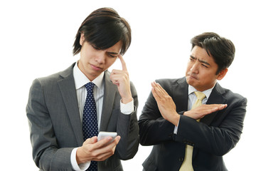 苦悩するビジネスマン