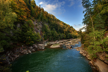 Fototapeta na wymiar River in mountains. with rocks 
