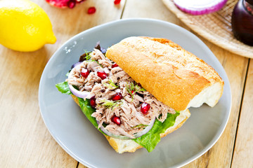 Tuna sandwich