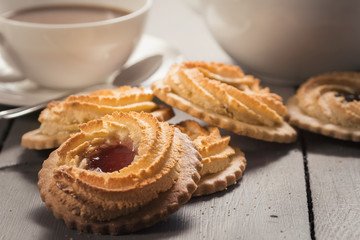 Ochsenaugen auf einem gedeckten Tisch