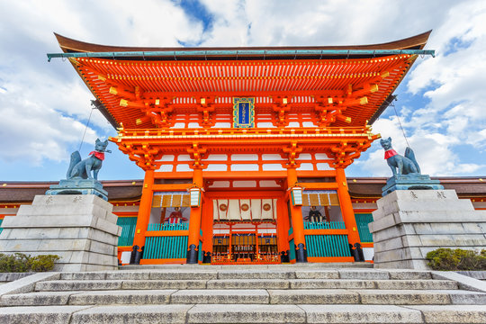 Main gate at Fushimi Inari-taisha in Kyoto