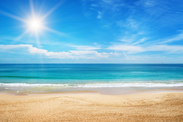 seascape and sun on blue sky background - obrazy, fototapety, plakaty