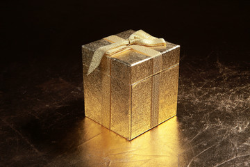 Geschenk Box Gold Nahaufnahme