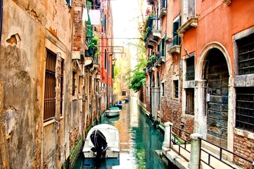 Zelfklevend Fotobehang Famous picturesque canals of Venice, Italy © Jenifoto