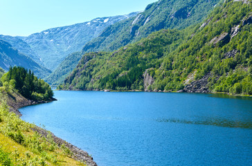 Fototapeta na wymiar Summer mountain lake (Norway).