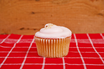 cupcakes on wooden background