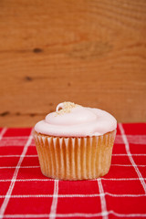 cupcakes on wooden background