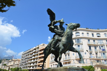 Fototapeta premium Ville de Menton, statue équestre