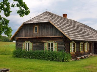 Obraz premium Typical, ethnographic wooden house in Rumsiskes