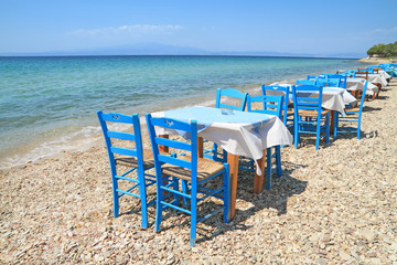 Greek tavern by the aegean sea - 62030887