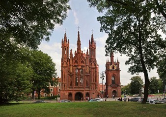 Fototapeta na wymiar St Kościół Anny w Wilnie, na Litwie.