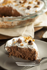 Homemade Chocolate Cream Pie