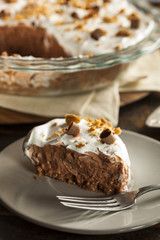 Homemade Chocolate Cream Pie