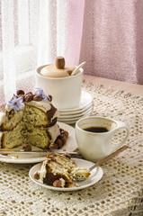 White chocolate cake with hazelnuts and cream