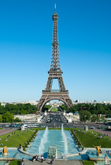 Fototapeta na wymiar Fontanny Trocadero, Wieża Eiffla i Pól Marsowych II