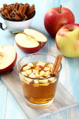 bevanda con mele e cannella