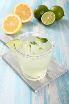 cocktail di agrumi limone e lime
