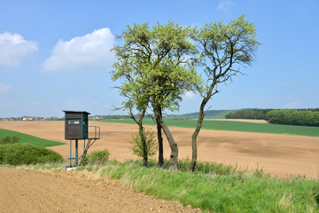Jagdsitz, Hochsitz, Ansitz, Jagdsitz, Jäger, Jagd, Acker