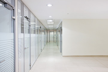 Fototapeta na wymiar Empty office corridor