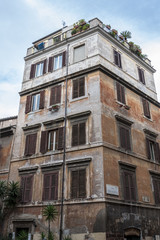 Fototapeta na wymiar Old building in the Trastevere, Rome, Italy