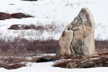 Schilderijen op glas Eskimo Inuit Stone Carving near Sisimiut Airport, Greenland. © ykumsri