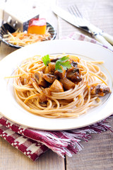 Wholewheat spaghetti and mushrooms