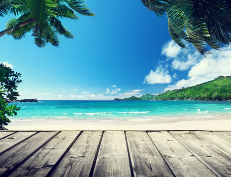 Fototapeta seychelles beach and wooden pier