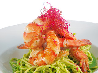 spaghetti pesto with prawns