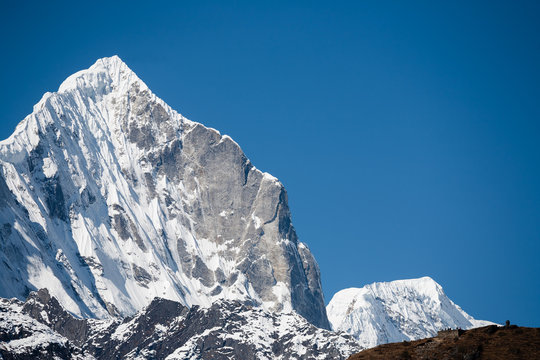 Mt.Thamserku near Thame
