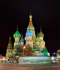 Fototapeta na wymiar Saint Basil Cathedral in Moscow