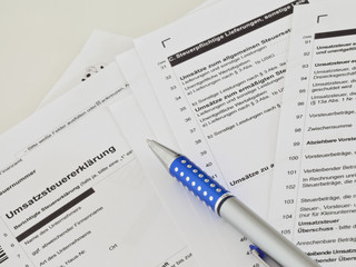 Obraz premium Umsatzsteuererklärung Formular Steuer