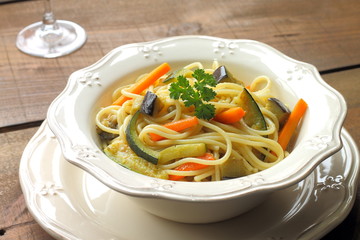 Spaghetti with vegetables