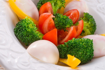 Marbled eggs with vegetables
