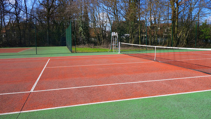 Terrain de tennis en plein air