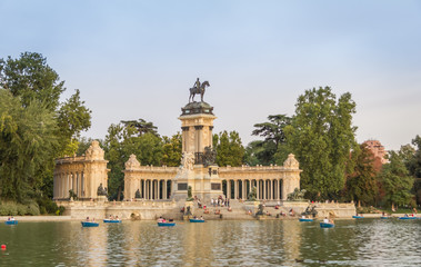 Fototapeta na wymiar Alfonso XII monument in Buen Retiro park, Madrid