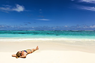 Fototapeta na wymiar vacation on a tropical island paradise