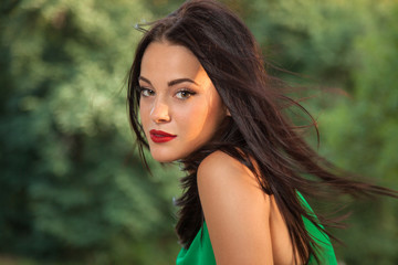 Naklejka premium Portrait of beautiful young women in nature