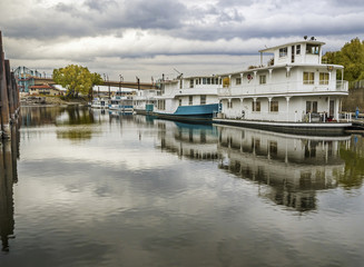 Naklejka premium Mississippi river house boats at St Paul