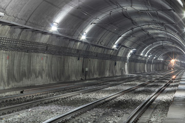 Fototapeta na wymiar Pusty tunel metra
