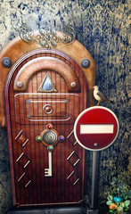 Alley mysterious and secret door © Rosario Rizzo