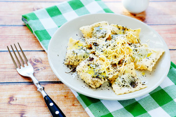 ravioli with grated cheese