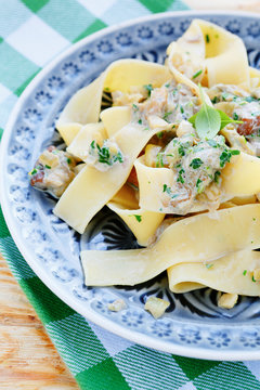 pasta with mushrooms and herbs
