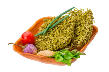 Green raw noodles
