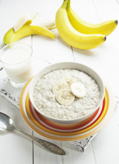 Oatmeal with bananas