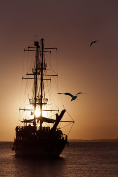 Ship silhouette at sunset © g215