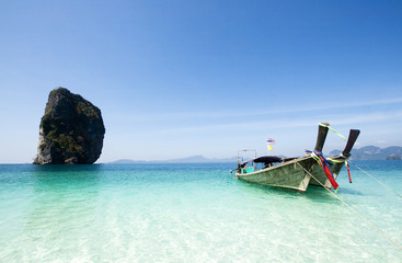 Fototapeta na wymiar Thailand beach on tropical island. Beautiful travel background