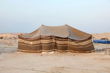 Papier Peint photo autocollant moyen-Orient Bedouin tent in the desert of Qatar, Middle East